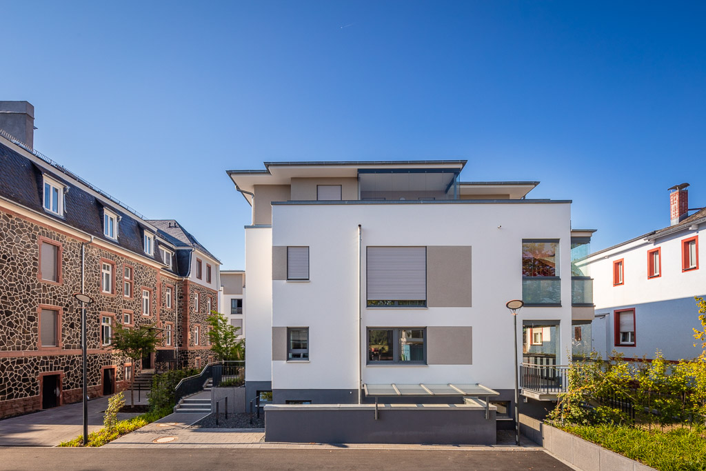 Neubau-Wohnanlage mit klarer Linienführung und moderner Gestaltung in der Hochstädter Landstraße in Hanau